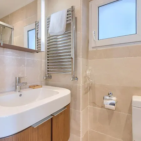 Azkuna Plaza & Vista Alegre By Next Stop * Bilbao