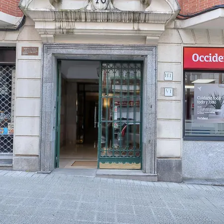 Azkuna Plaza & Vista Alegre By Next Stop בילבאו