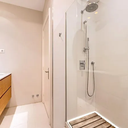 Azkuna Plaza & Vista Alegre By Next Stop